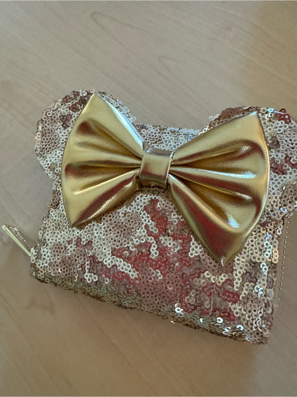 Disney Parks x Loungefly Minnie Mouse Gold Sequin Wallet NWOT - Picture 5 of 7
